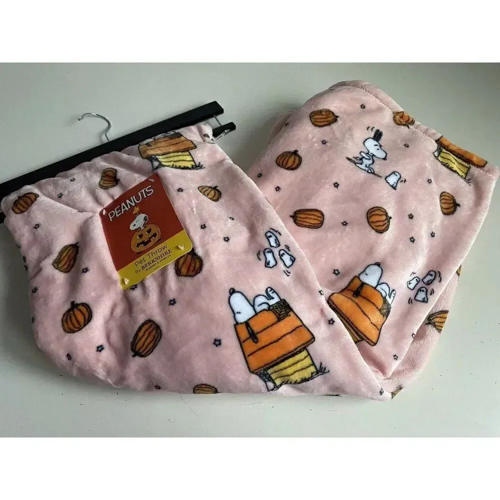 Peanuts Soft‎ Blanket Throw Snoopy Woodstock Pumpkin Halloween Pink 50X70” NEW
